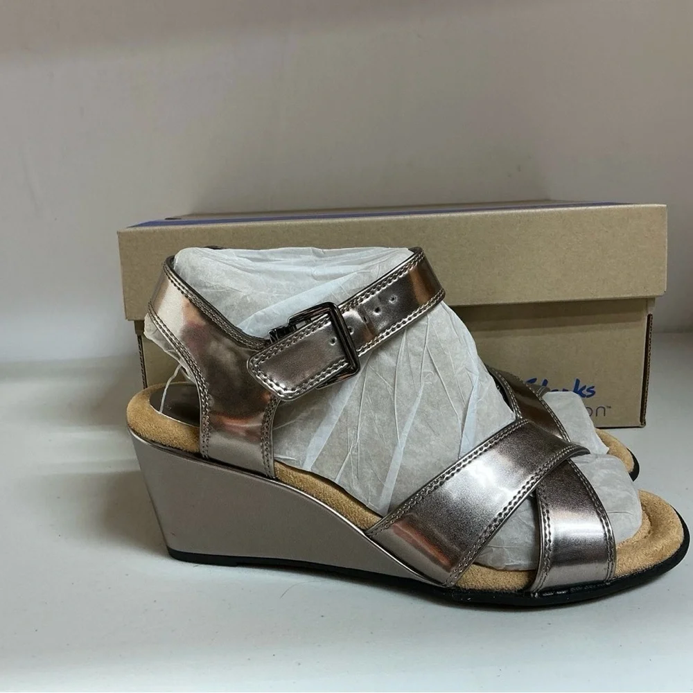 Clarks sole material